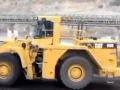 卡特大型裝載機(jī)： 一鏟10立方，貨車前四后八只需兩鏟！ (325播放)