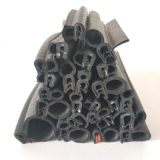 廠家 橡膠U型包邊耐高溫機(jī)箱機(jī)柜門窗自粘發(fā)泡密封條異形防撞隔音