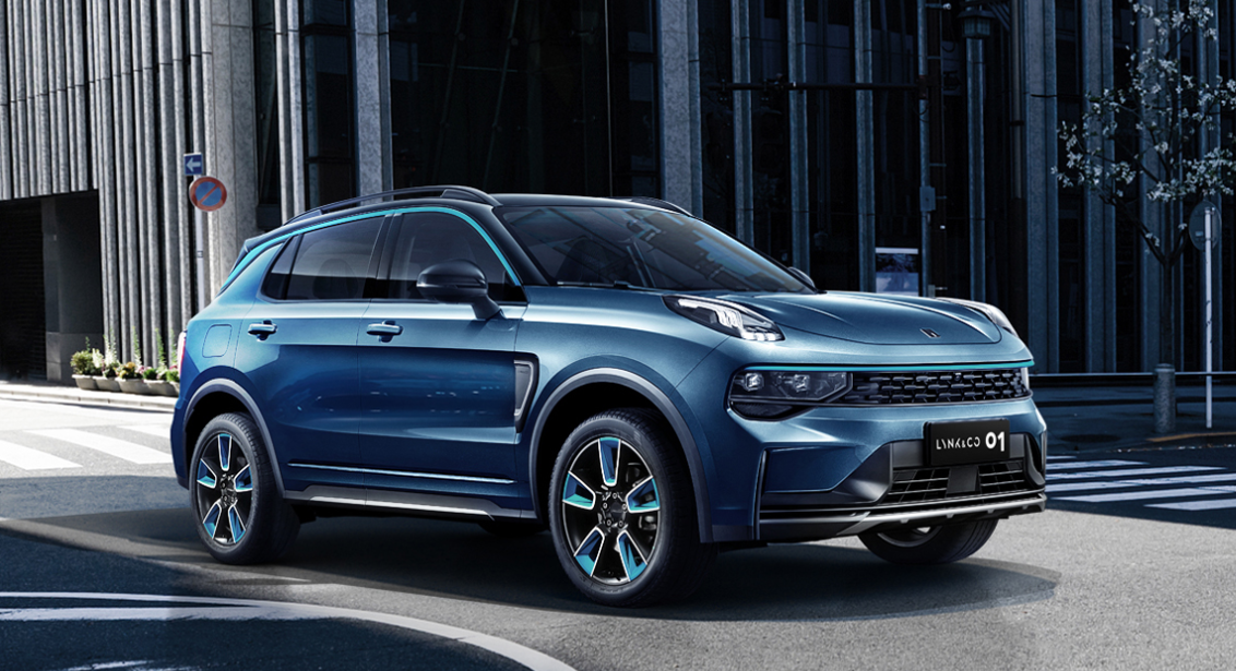 前臉向UNI系列靠攏，換裝貫穿式尾燈組，新款長安CS75 PLUS實拍圖