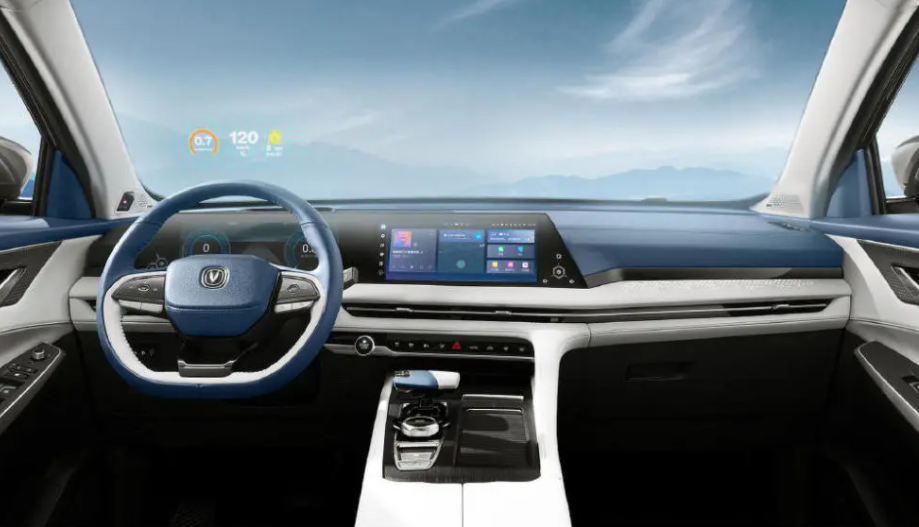 新款長安CS75 PLUS上市 售價12.49到15.49萬元