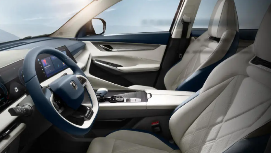 新款長安CS75 PLUS上市 售價12.49到15.49萬元