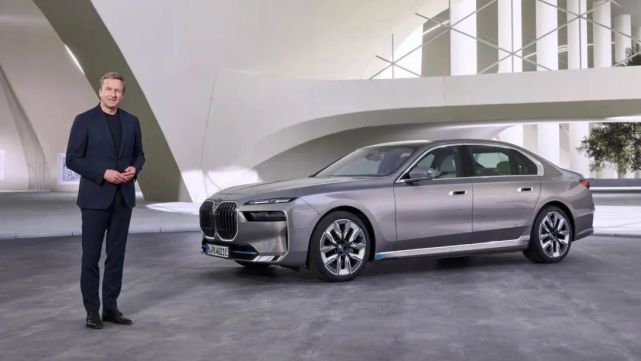 BBA百萬電動旗艦，實至名歸還是堆料收割機？