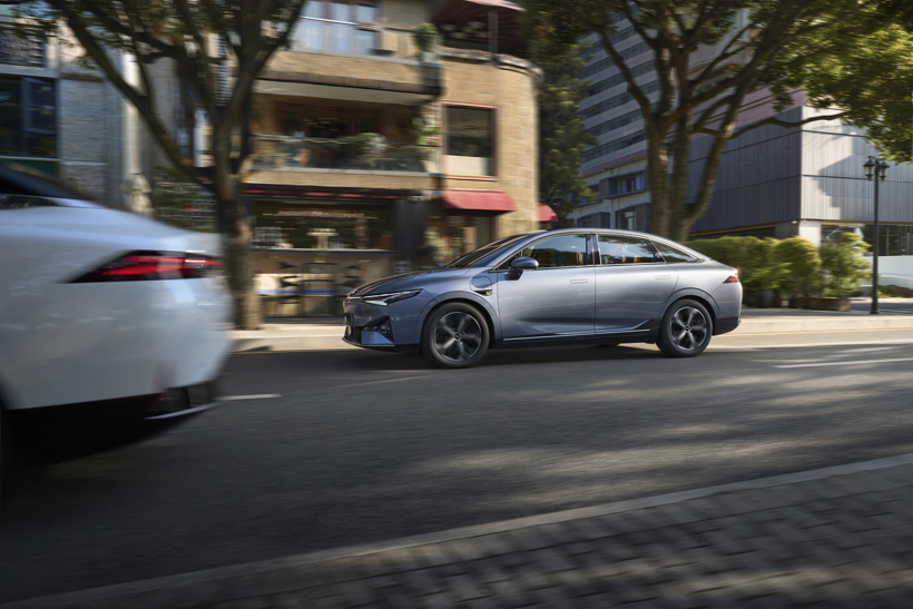 小鵬汽車官宣三大調(diào)整：新增5款車型、標(biāo)配智能輔助軟件、變更充電服務(wù)權(quán)益