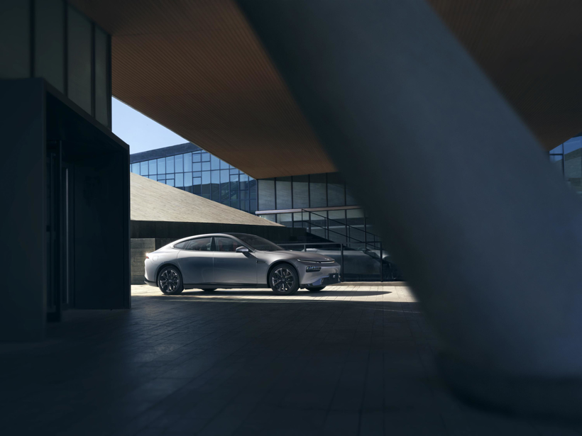 小鵬汽車官宣三大調(diào)整：新增5款車型、標(biāo)配智能輔助軟件、變更充電服務(wù)權(quán)益