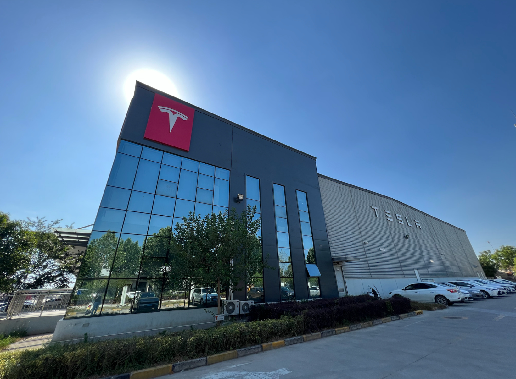 特斯拉&ldquo;開(kāi)放空間&rdquo;入駐西安龍湖香醍天街