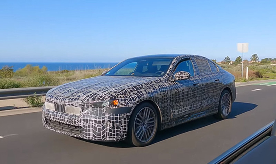 或配備曲面雙聯屏 全新寶馬5系最新諜照曝光