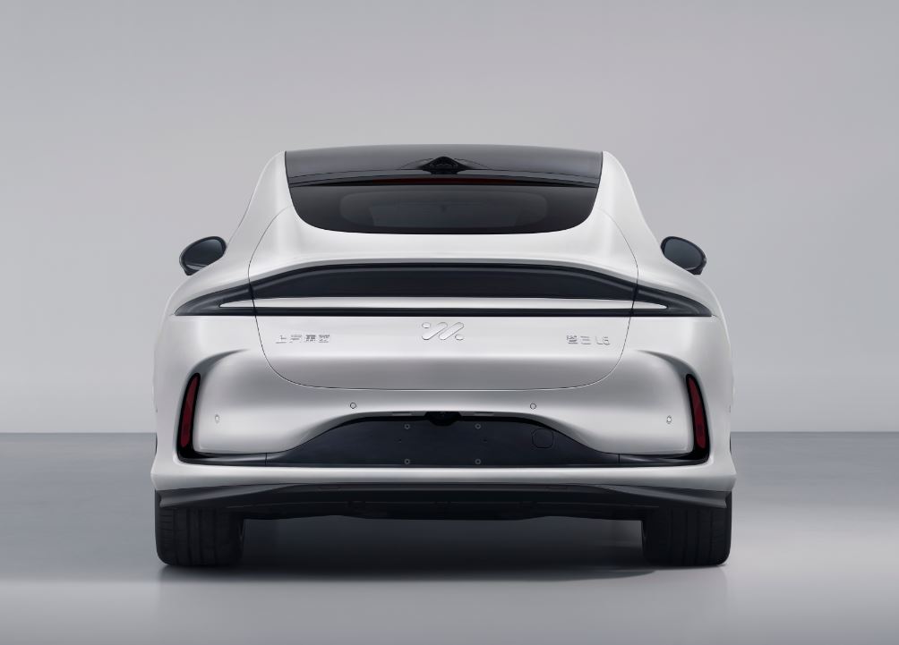 智己第二款轎車 L6 工信部證件照亮相：二季度發(fā)布，號(hào)稱零百 2 秒級 / 續(xù)航破千